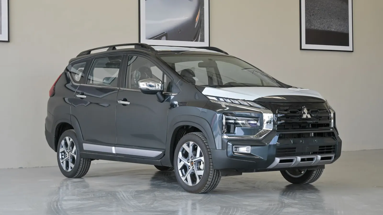 MITSUBISHI XPANDER CROSS 1.5L 7-SEATS FULL OPTIONS MODEL 2025
