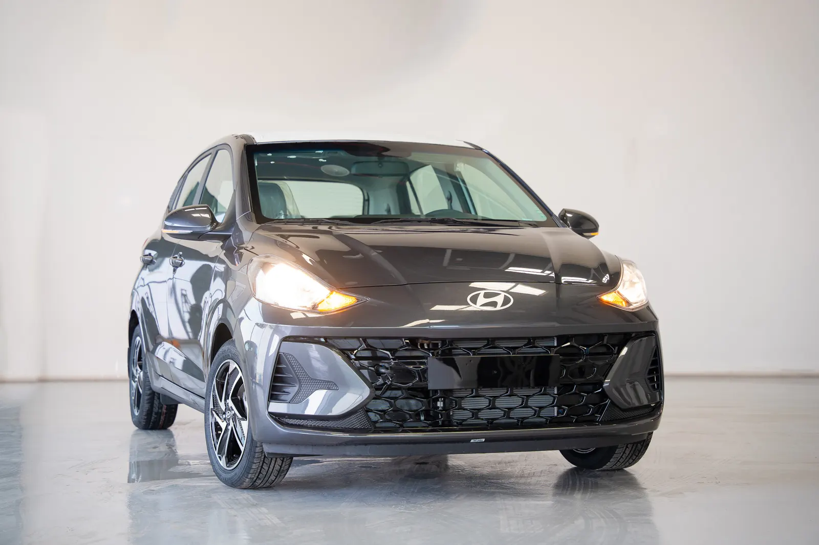 HYUNDAI GRAND i10 MODEL 2026 GCC SPECS