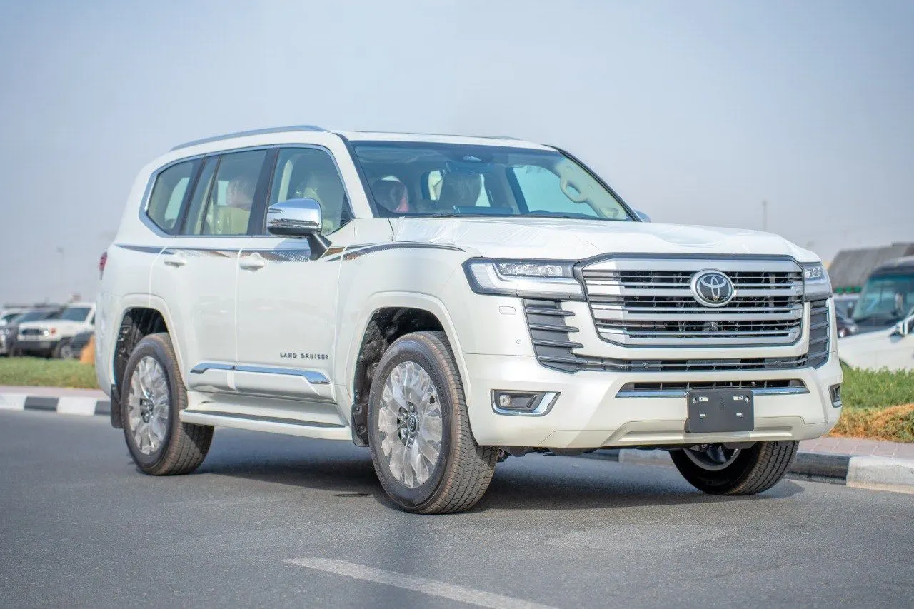 Toyota Land Cruiser VX 2025
