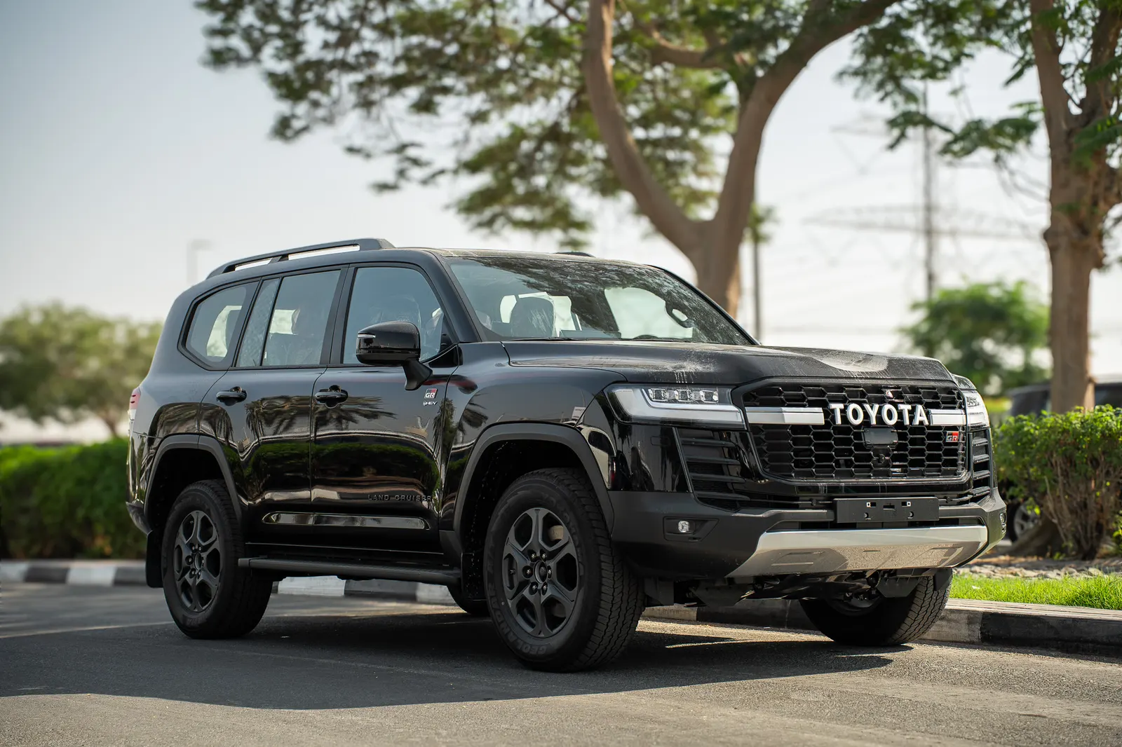 Toyota Land Cruiser 300 GR Sport Hybrid 3.5L – Export Ready