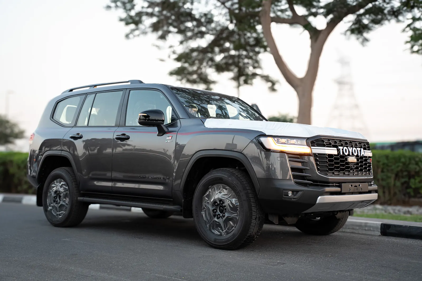 Toyota Land Cruiser 300 GR Sport Hybrid 3.5L – Export Ready