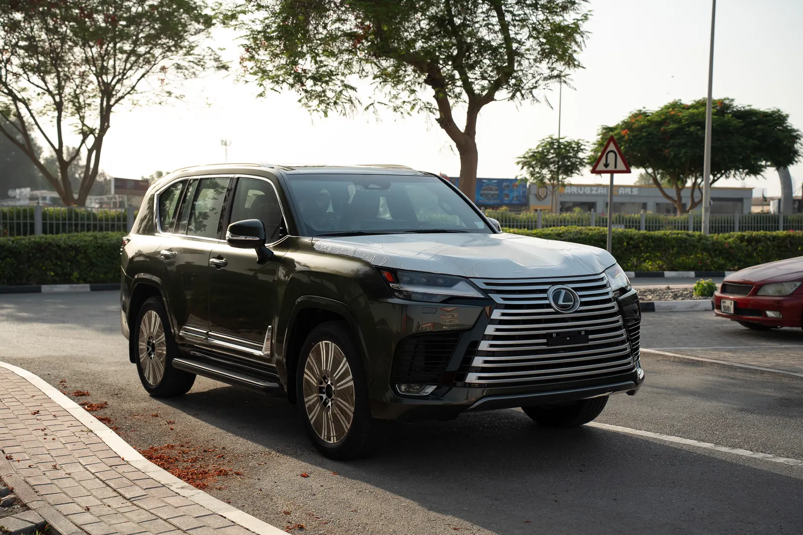 Lexus LX700h 3.5L Hybrid 4WD – Flagship Luxury SUV
