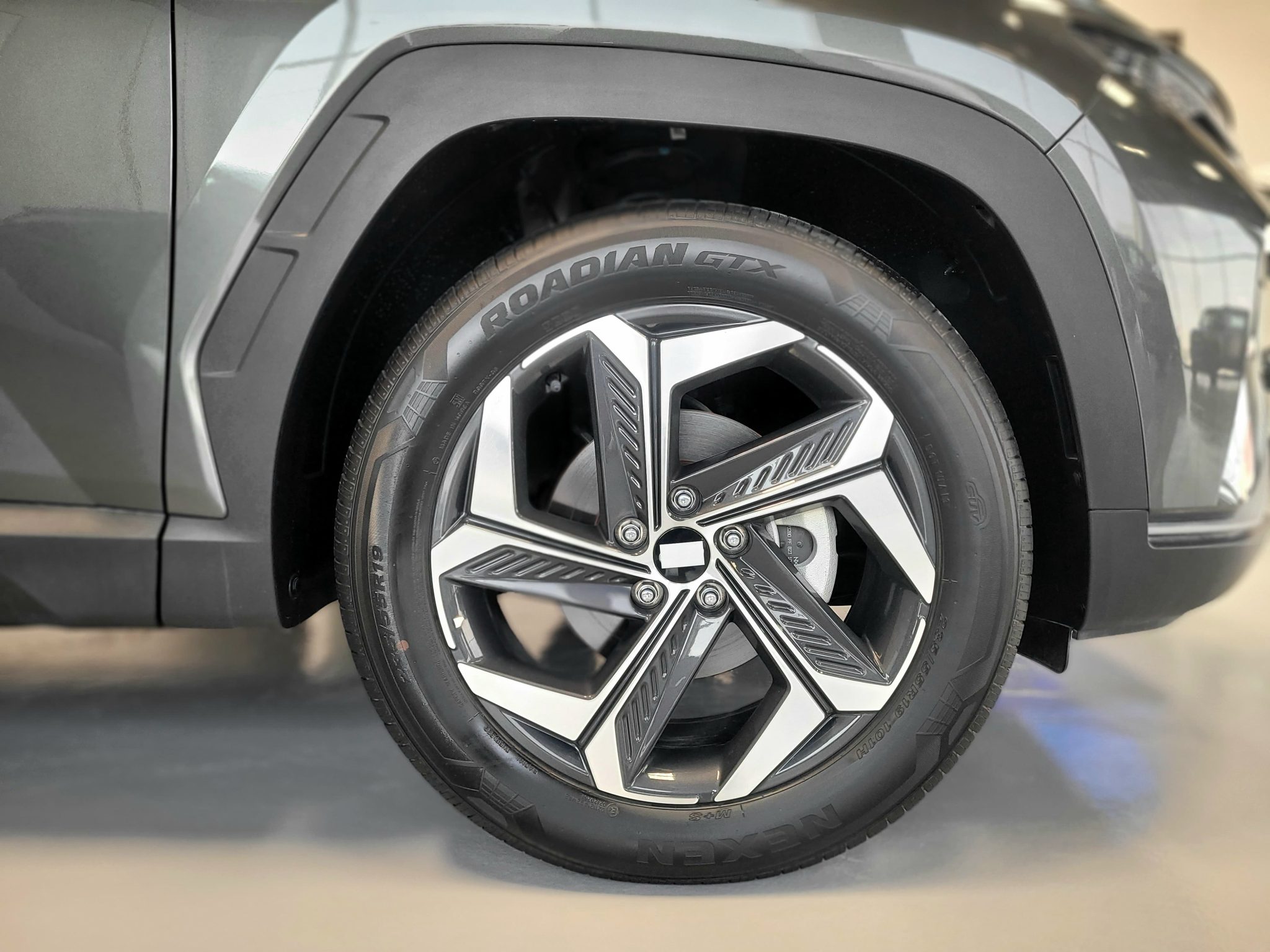 Hyundai Tucson 2.0L Diesel 2024 Amazon Gray color Alkadycars