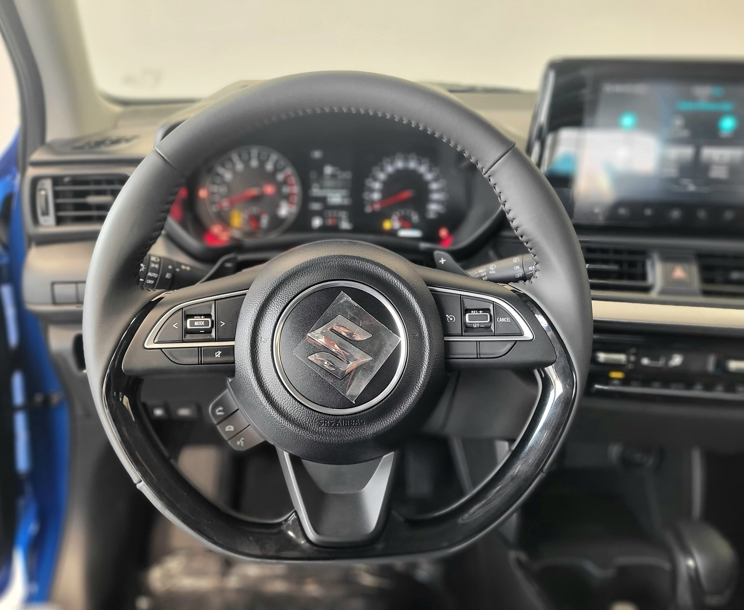 Suzuki Swift GLX 2026 Dual Tone - Alkadycars