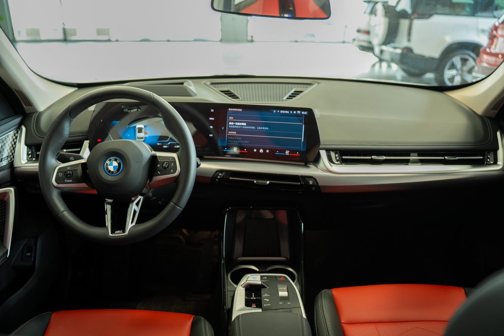 BMW iX1 xDrive30 M Sport